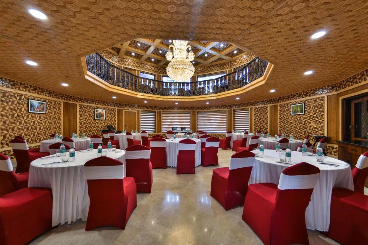 Hotel Royal Hillton Pahalgām Exterior foto